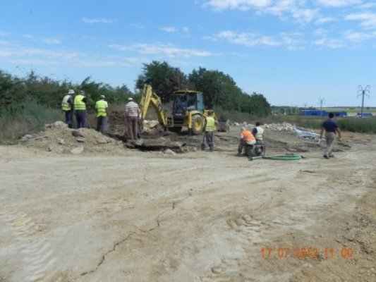 Constructorul autostrăzii Bucureşti - Constanţa a distrus şi conducta de apă de la Agigea